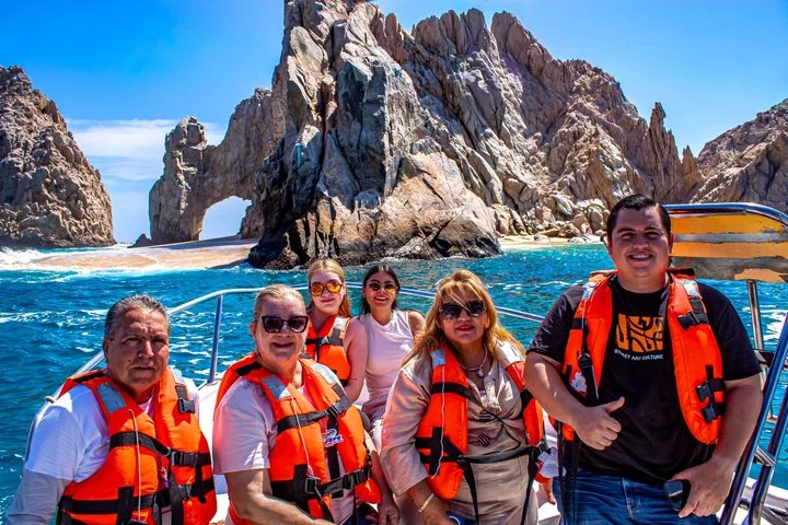 Shared Tour to the Arch of Cabo San Lucas in Los Cabos, Mexico